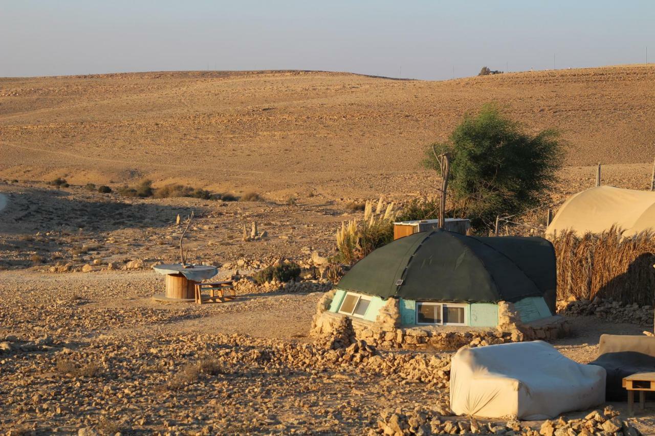 Silent Arrow Hotel Mitzpe Ramon Quarto foto